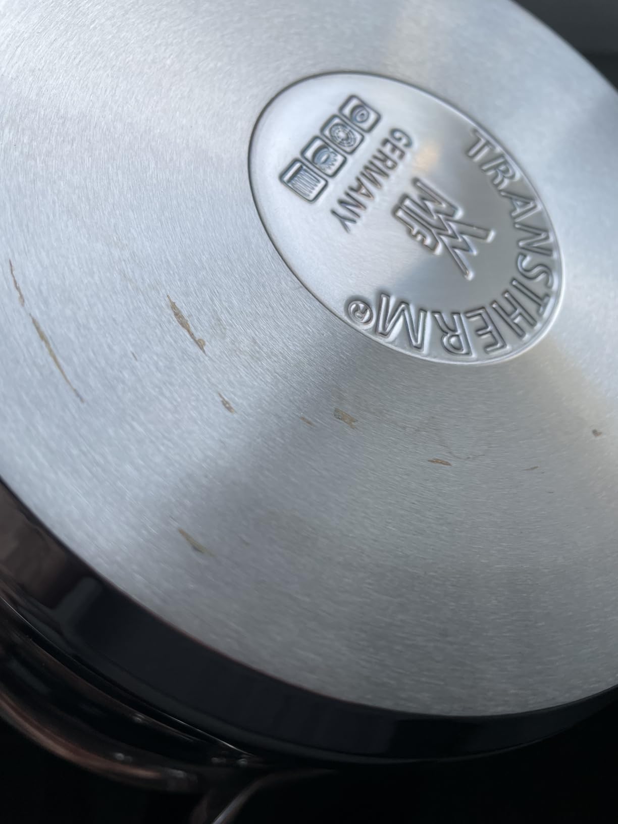 Ein Deckel undicht