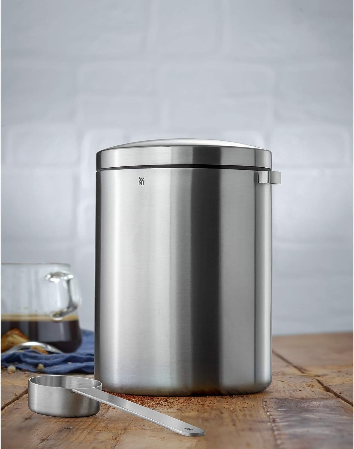 wmf-kult-tee-und-kaffeedose-f-r-500-g-edelstahldose-mit-ma-l-ffel-cromargan-matt image 2