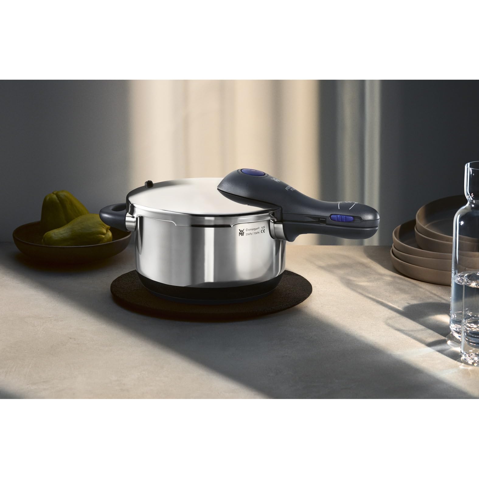 wmf-perfect-one-pot-schnellkochtopf-6-5-l-mit-dampfgareinsatz-induktion-cromarga image 2