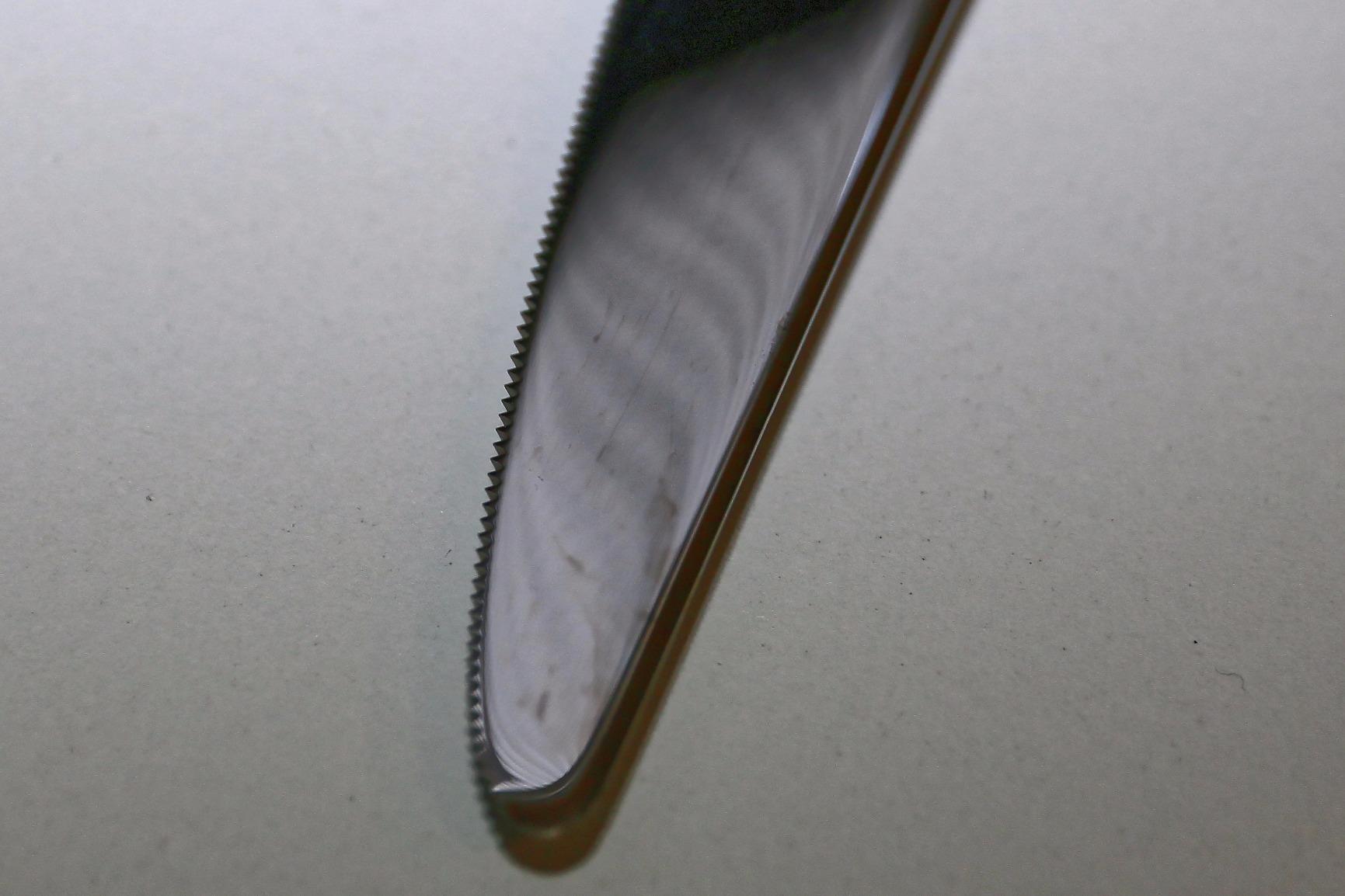 Schönes Besteck, Messer etwas scharfkantig