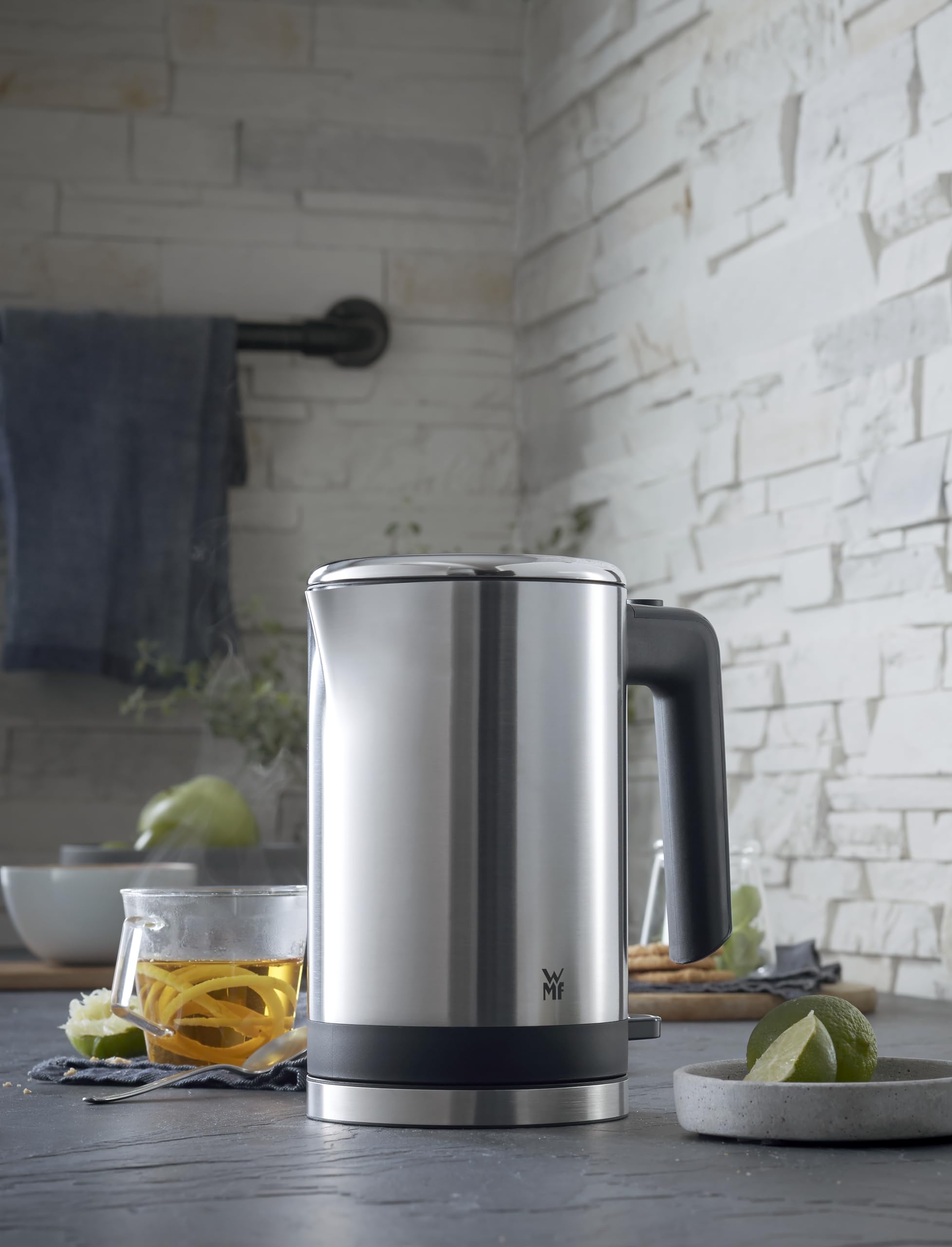 wmf-k-chenminis-mini-reise-wasserkocher-0-8-l-edelstahl-matt-kalkfilter-1800-w-t image 3