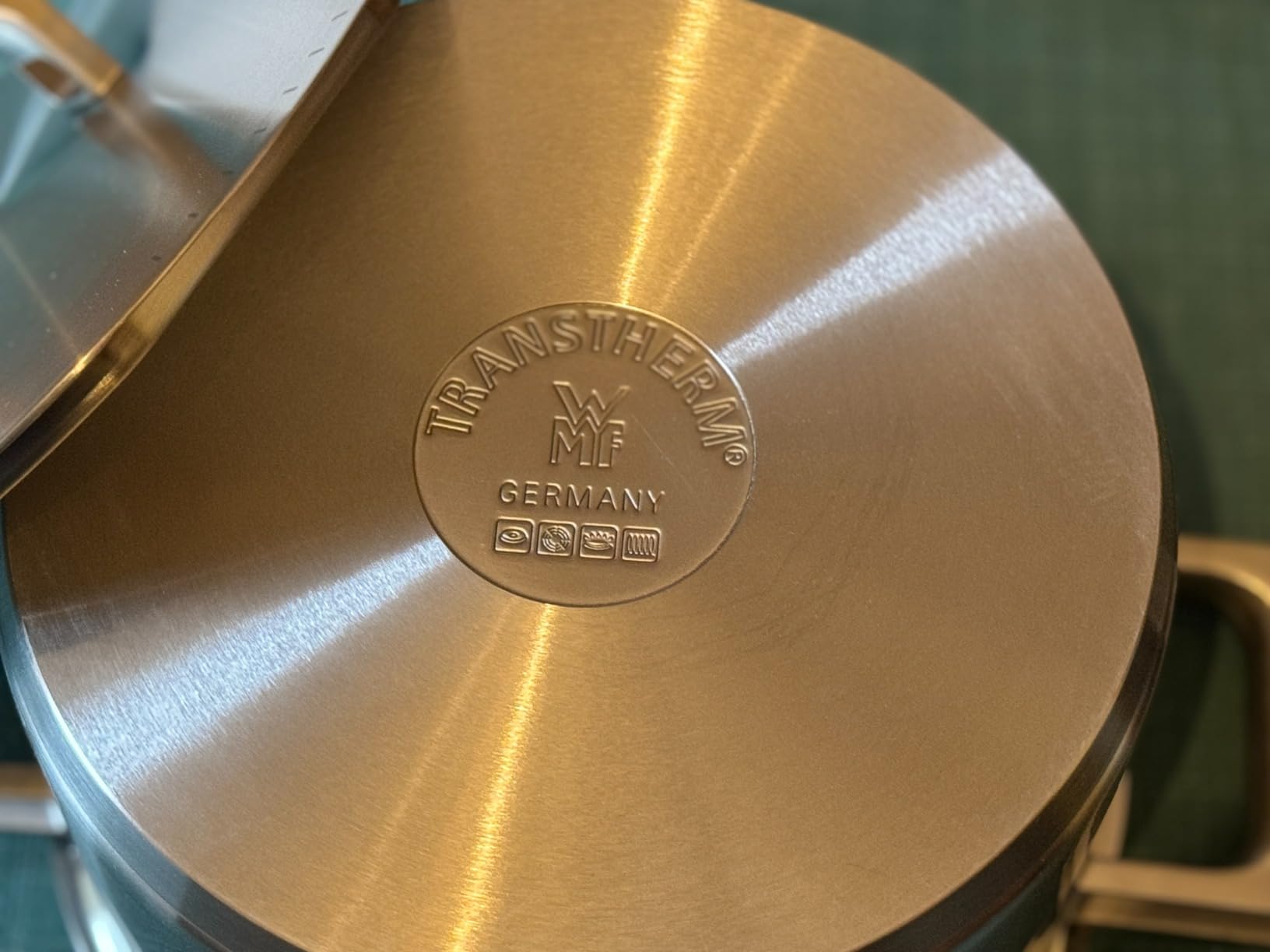 Gut, aber Deckel rastet schwer