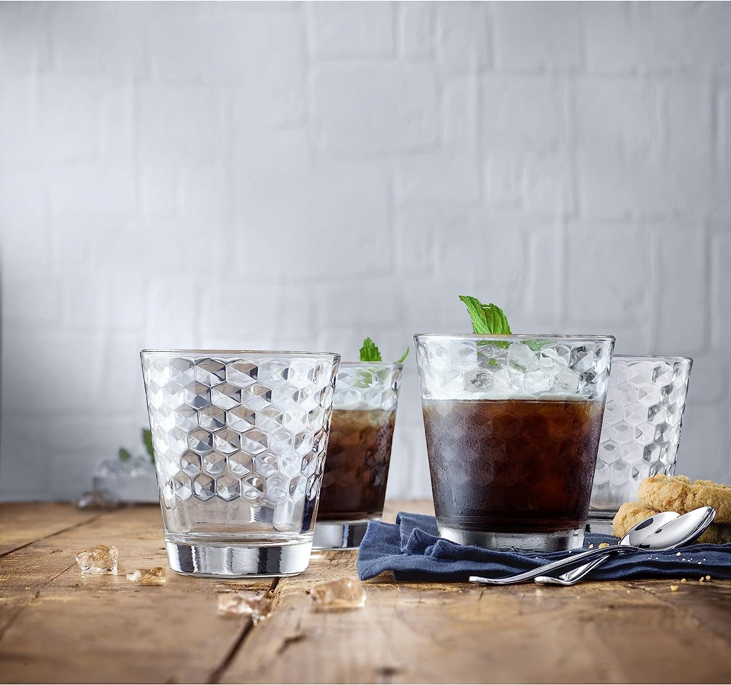 wmf-coffeetime-wassergl-ser-set-4-teilig-tumbler-gl-ser-265-ml-mit-wabenmuster-h image 2
