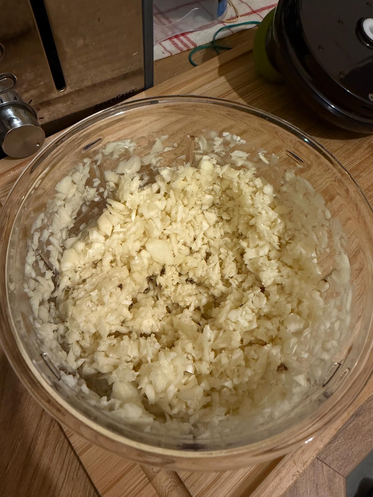 Ohne Tränen Zwiebeln schneiden
