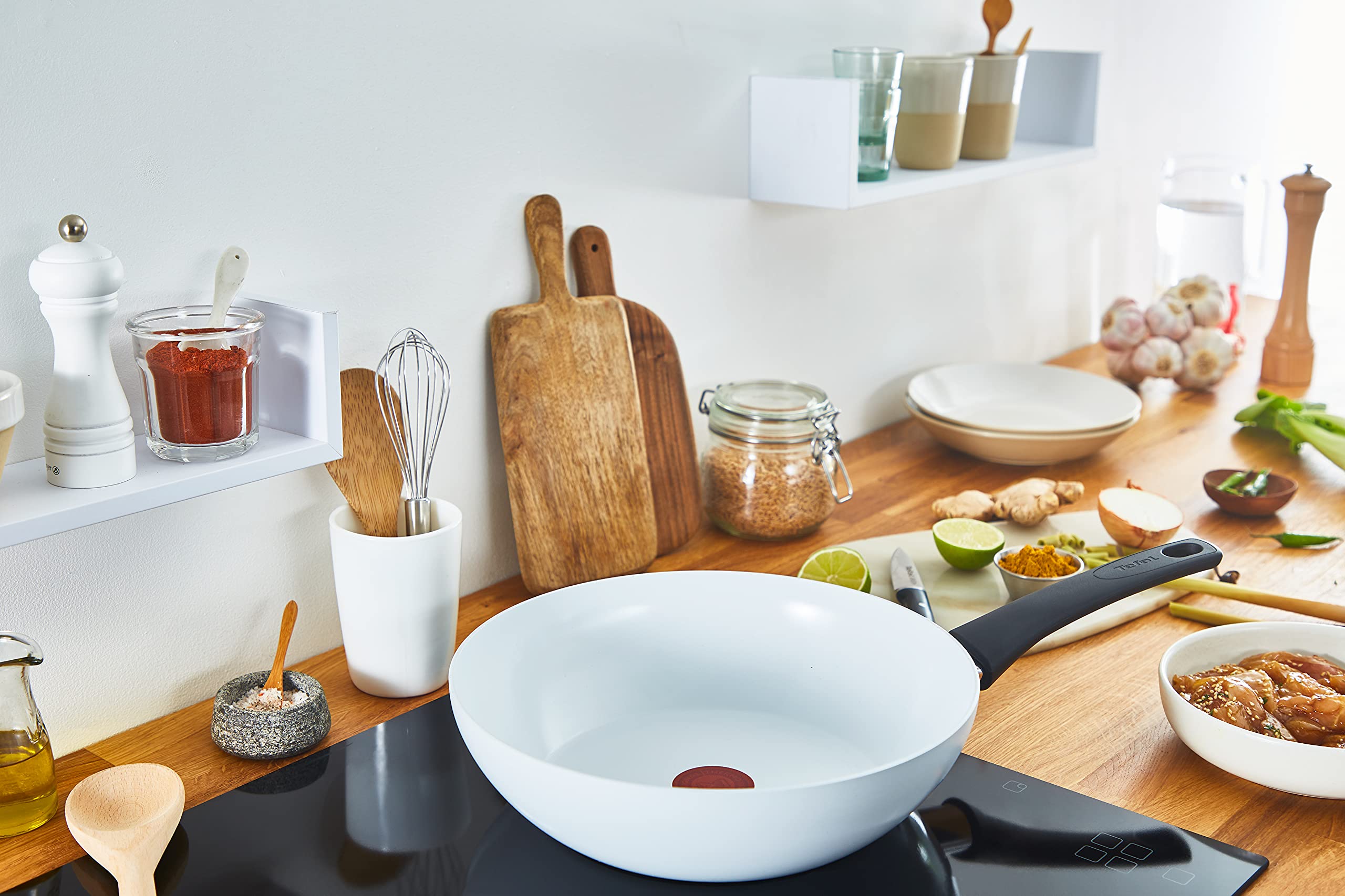 tefal-ceramic-control-wokpfanne-28-cm-induktion-c41719-mineralische-keramikversi image 4