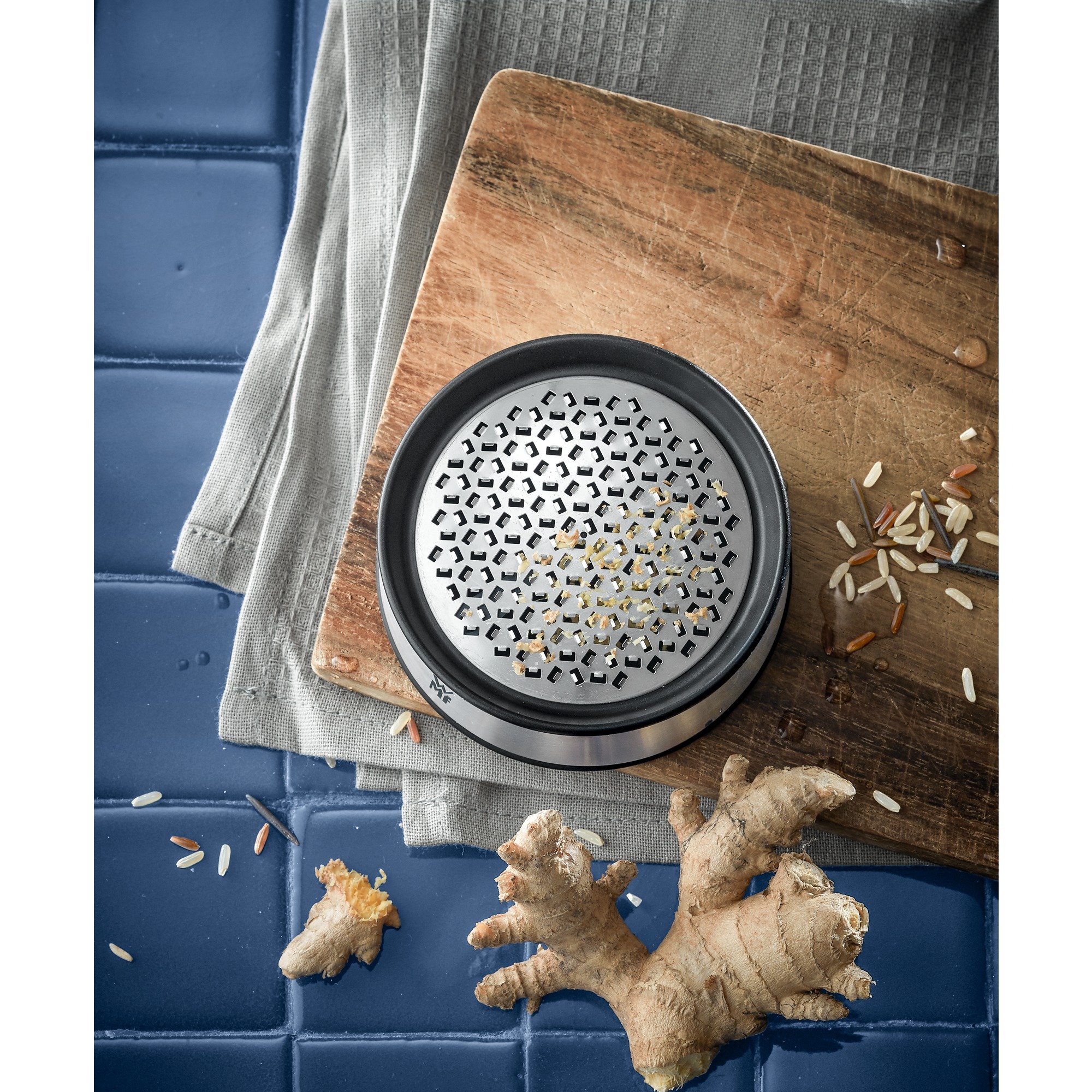 wmf-kitchen-classics-ingwerreibe-mit-auffangbeh-lter-feine-k-chenreibe-9-cm-crom image 2