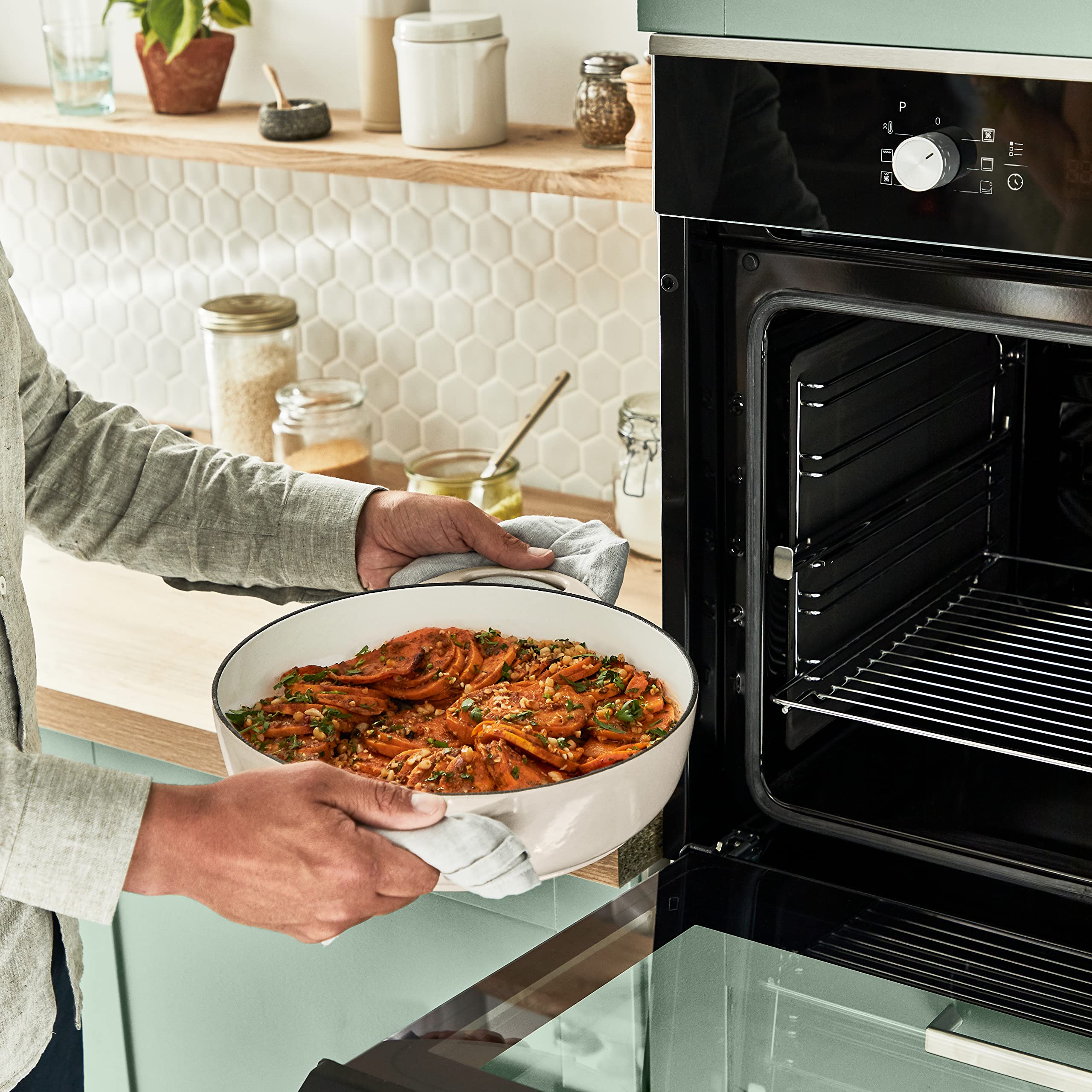 tefal-lov-servierpfanne-28-cm-aus-97-wiedergewonnenem-gusseisen-emaille-beschich image 5